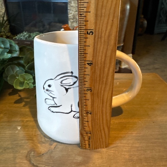 Rae Dunn Artisan Collection Easter “HOP TO IT” mug - New - Picture 5 of 6